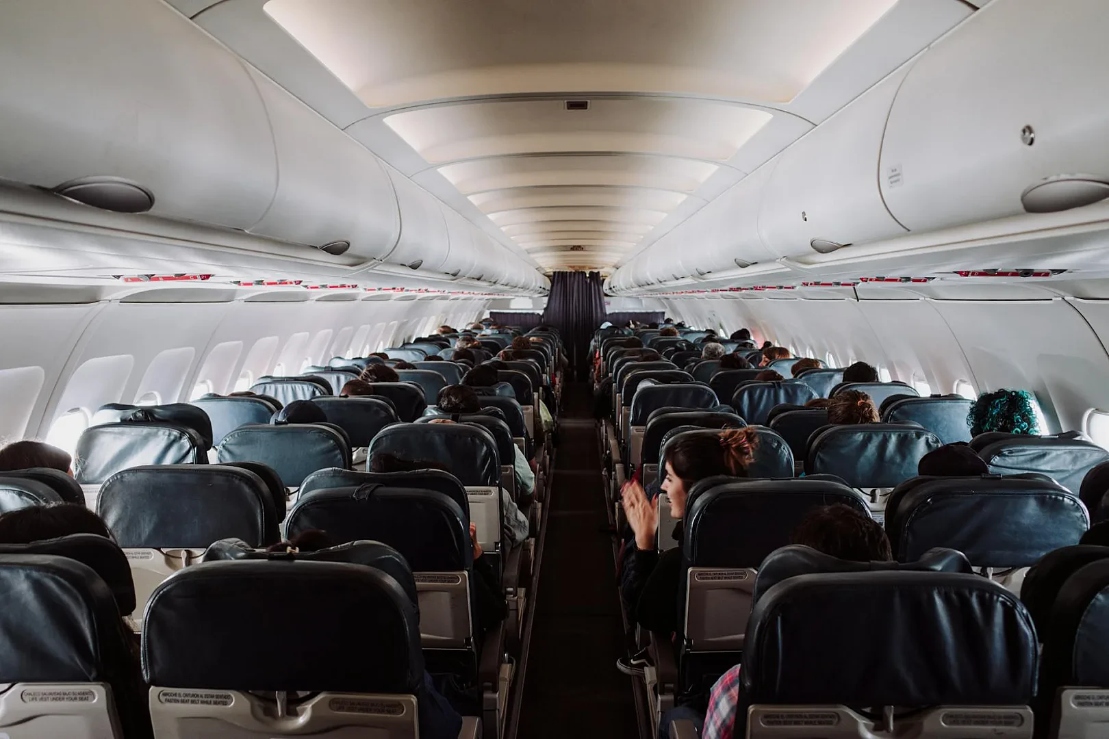 Aisle vs Window: Which Airplane Seat Actually Matches Your Travel Style