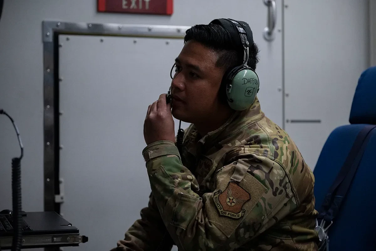 E-4B SHF operator receiving messages at communications station